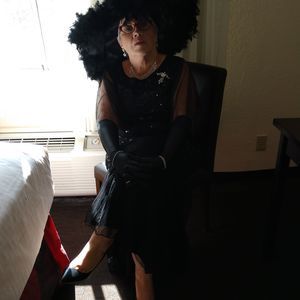 Meet your Posher, Laurie